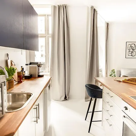 Sanders 4- Spacious In The Center Of 아파트 *